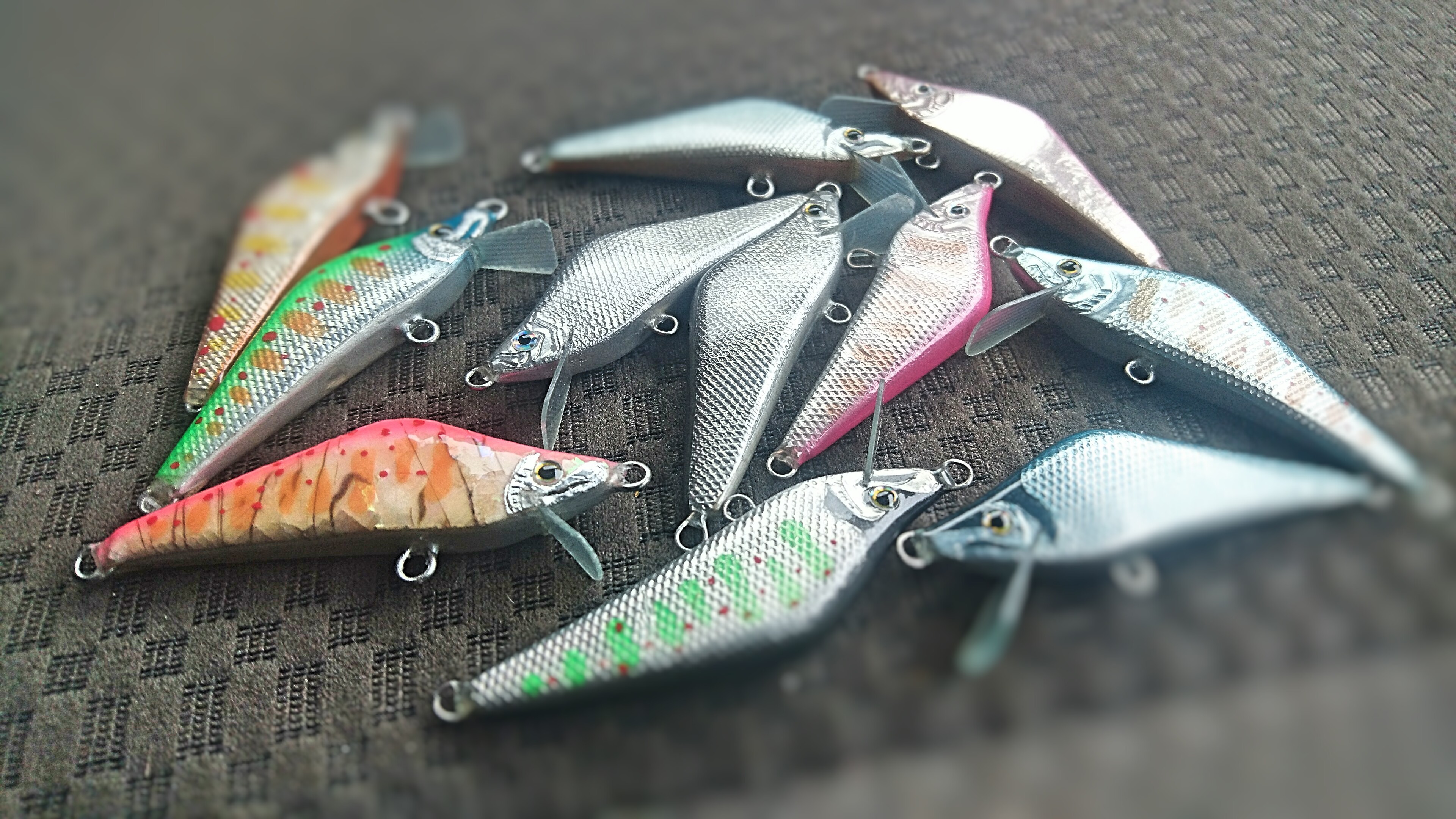 セルロースセメントとは？ルアーのコーティング剤の使い方をご紹介！