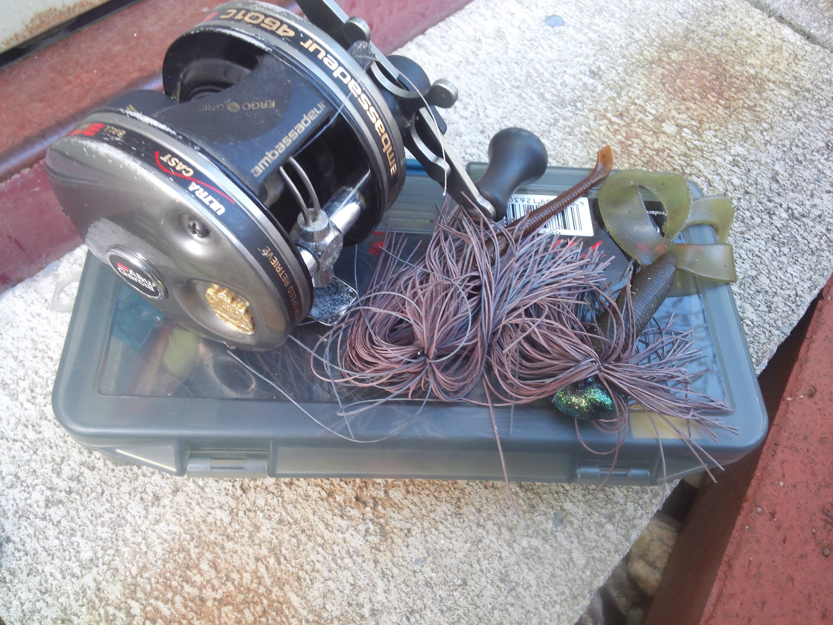 ラバージグの使い方は？基本の動かし方や釣れるポイントをご紹介！